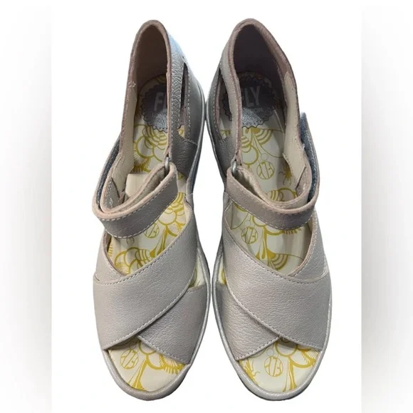 Fly London Wedge sz9 - Picture 2 of 4